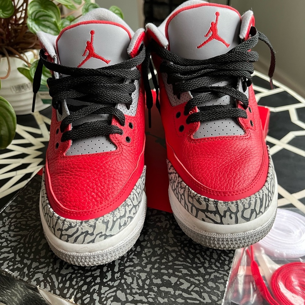 Air Jordan 3 Retro SE Fire Red Cement Grey Basketball Shoes